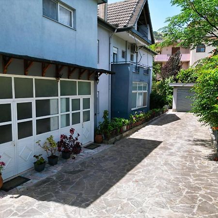 Vila Banushi Gjirokastër Exterior foto
