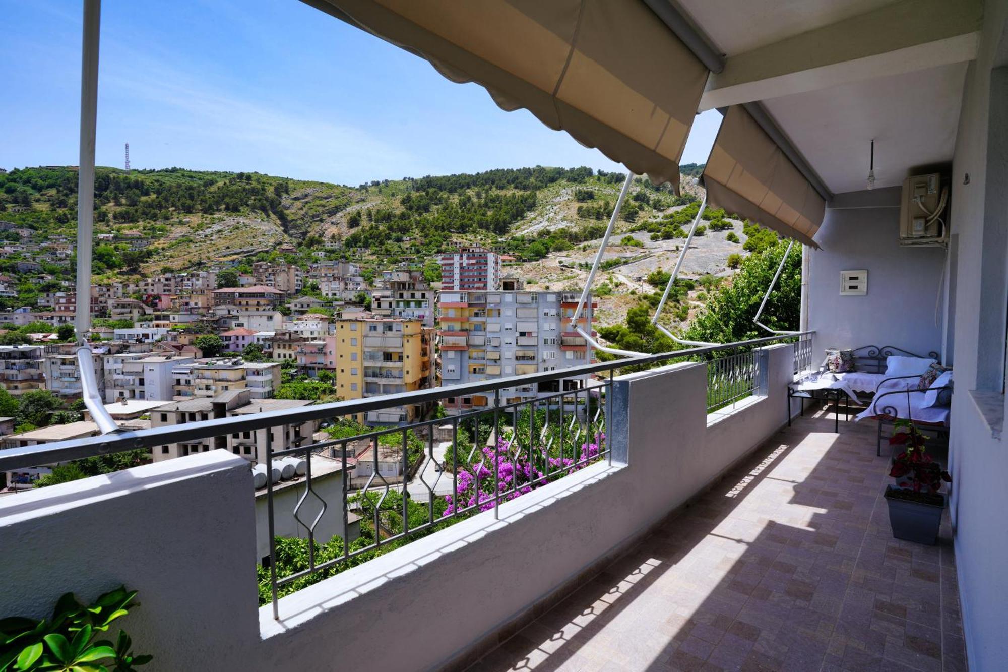 Vila Banushi Gjirokastër Exterior foto