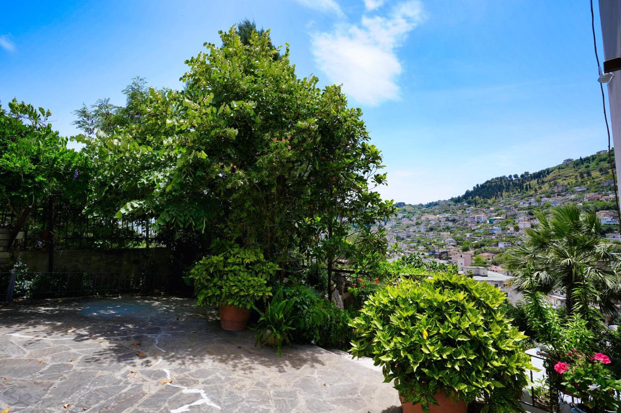 Vila Banushi Gjirokastër Exterior foto