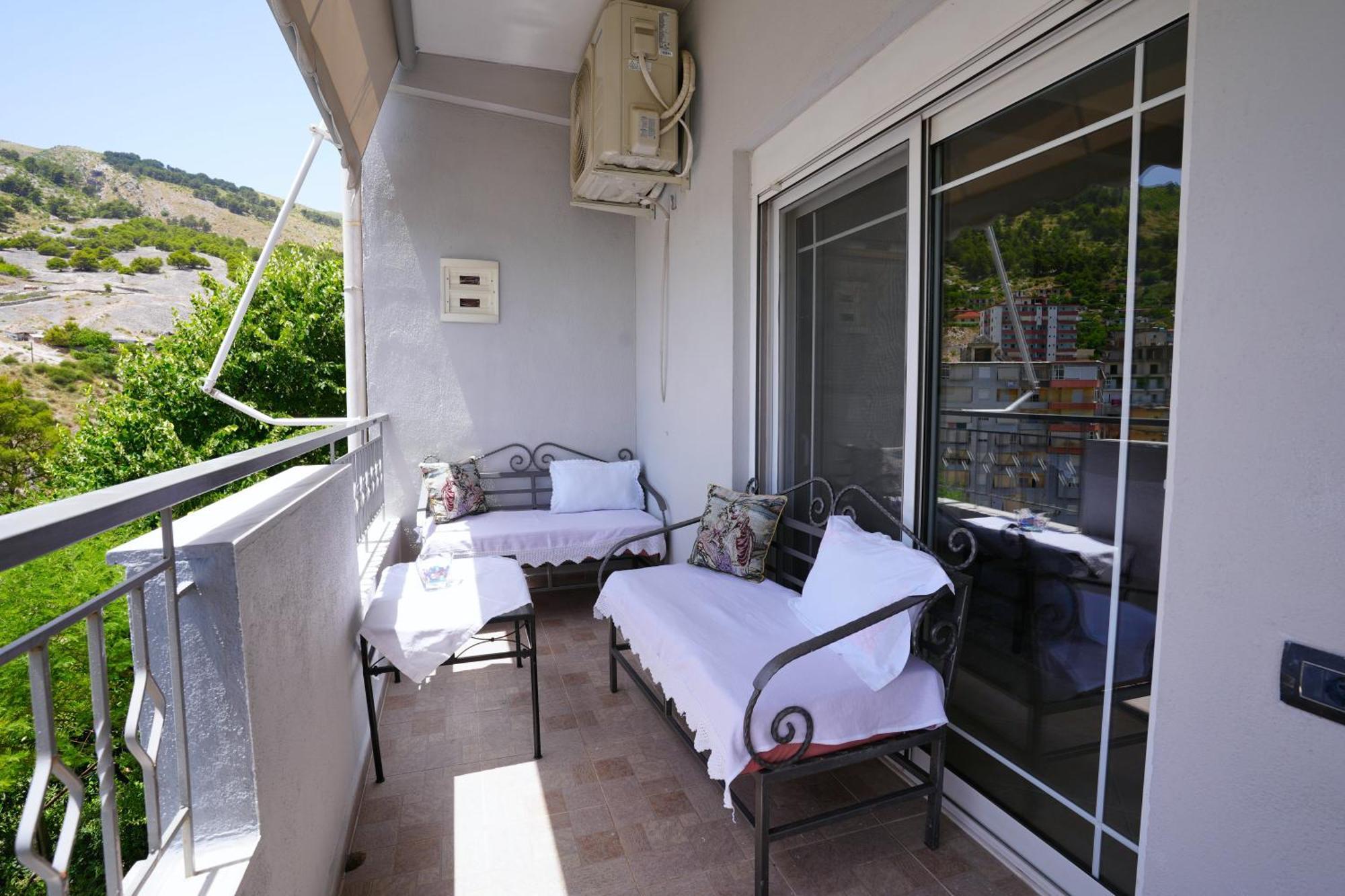 Vila Banushi Gjirokastër Exterior foto