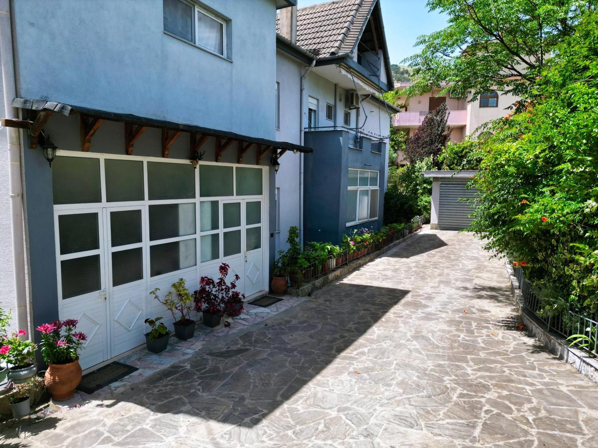 Vila Banushi Gjirokastër Exterior foto