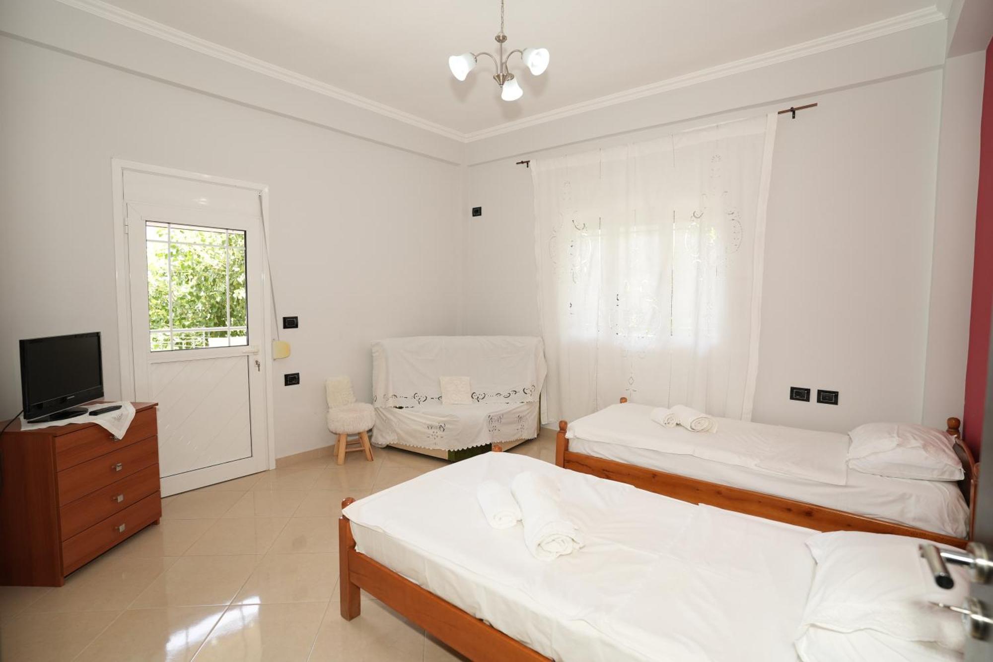 Vila Banushi Gjirokastër Exterior foto
