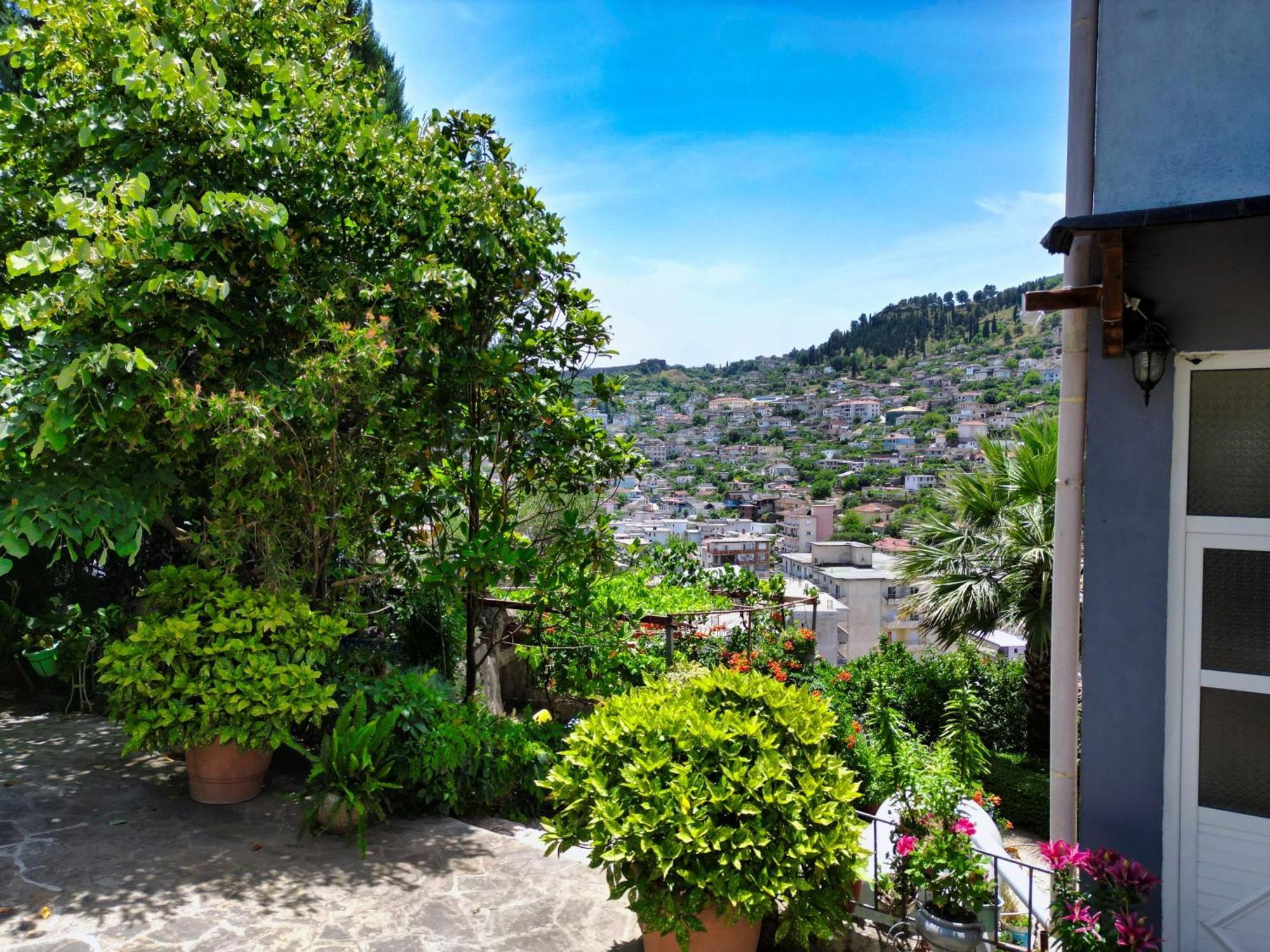 Vila Banushi Gjirokastër Exterior foto